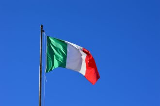 ca in filmele cu mafioti atac armat asupra unui transport de valori in italia 6989d210bd9f4