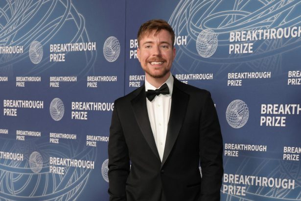 cel mai urmarit youtuber din lume cumpara o banca cu milioane de clienti 698a7505614e9