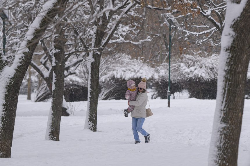 cod rosu de ninsoare in bucuresti si ilfov stratul de zapada ar putea depasi 50 de centimetri 699525efdf1ae