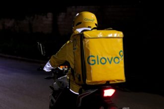 compania care opereaza glovo in italia plasata sub control judiciar pentru exploatarea curierilor 698ac5d9900ec