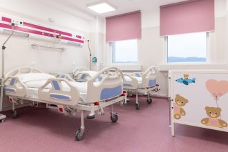 comunicat asociatia medici pentru romania a finalizat renovarea si modernizarea sectiei de pediatrie a spitalului municipal curtea de arges 6984bdede94fa