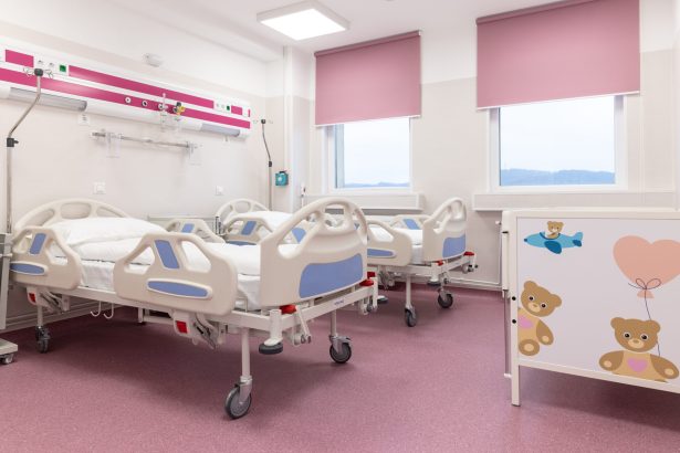 comunicat asociatia medici pentru romania a finalizat renovarea si modernizarea sectiei de pediatrie a spitalului municipal curtea de arges 6984bdede94fa