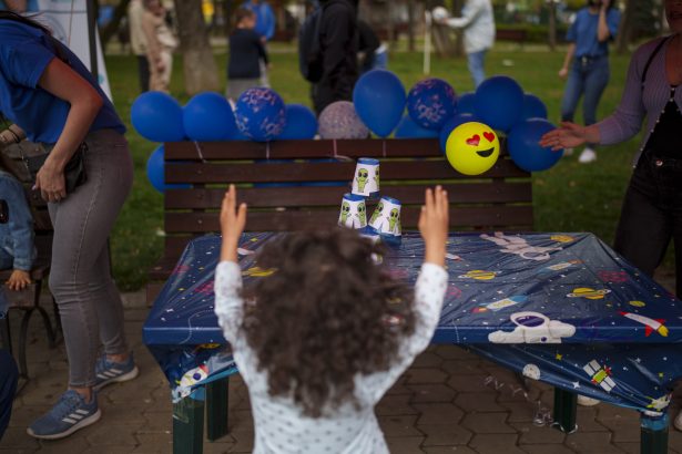 de ce autismul este diagnosticat mult mai tarziu la fete decat la baieti 69847bb41c504