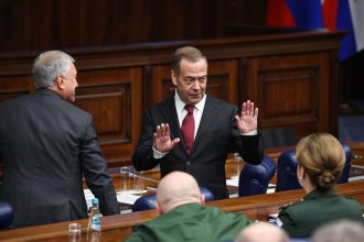 dmitri medvedev ameninta franta si marea britanie cu arme nucleare daca sprijina ucraina 699d9ea38143f