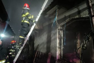 doi morti intr un incendiu izbucnit la o casa din judetul bacau 698d7fa628038