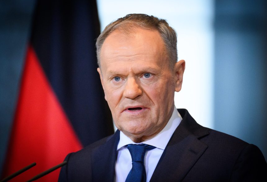 donald tusk avertizeaza polonia ar putea ajunge in afara uniunii europene 698cb2085f348