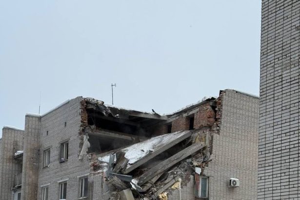 doua persoane au murit intr o explozie la o baza militara din regiunea leningrad din rusia 69947a2999070