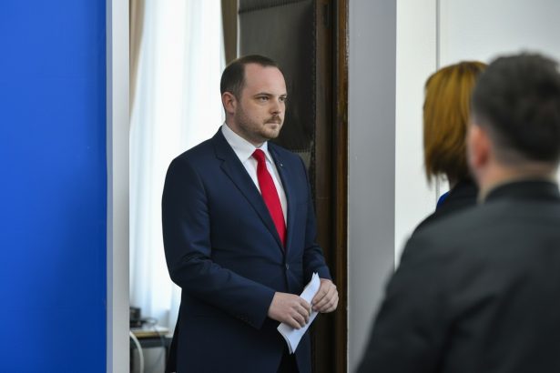 edited alexandru rogobete ministrul sanatatii ma astept sa avem un buget cu care sanatatea sa poata intra intr o traiectorie normala 6988e03848bf3