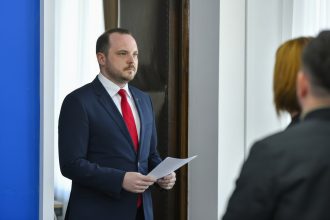 edited alexandru rogobete refuza reducerea fondurilor din sanatate eu nu voi aviza ordonanta de urgenta decat daca sistemul de sanatate este exceptat de la taiere cu 10 698f2b8e576fc