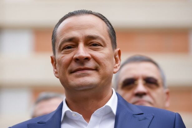 edited baluta despre bolojan are o problema de dialog stie un singur lucru sa taie 698101dcea0b5