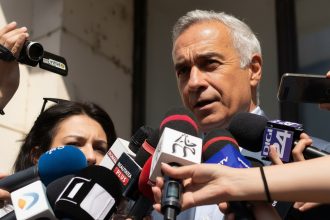 edited calin georgescu nu este o recesiune tehnica poate un dezastru tehnic casa arde si ti se spune ca e doar un incendiu tehnic 6994370bc3ca9