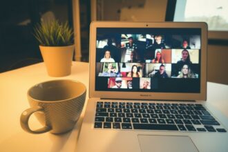 edited franta vrea sa renunte la zoom microsoft si google pe fondul tensiunilor geopolitice europa incepe decuplarea tehnologica de gigantii americani 697efd168f6d0