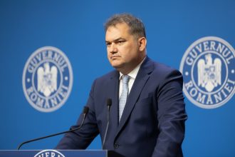 edited guvernul adopta pachetul administrativ descentralizare accelerata si reducerea a mii de posturi in administratie 699df710aabe0