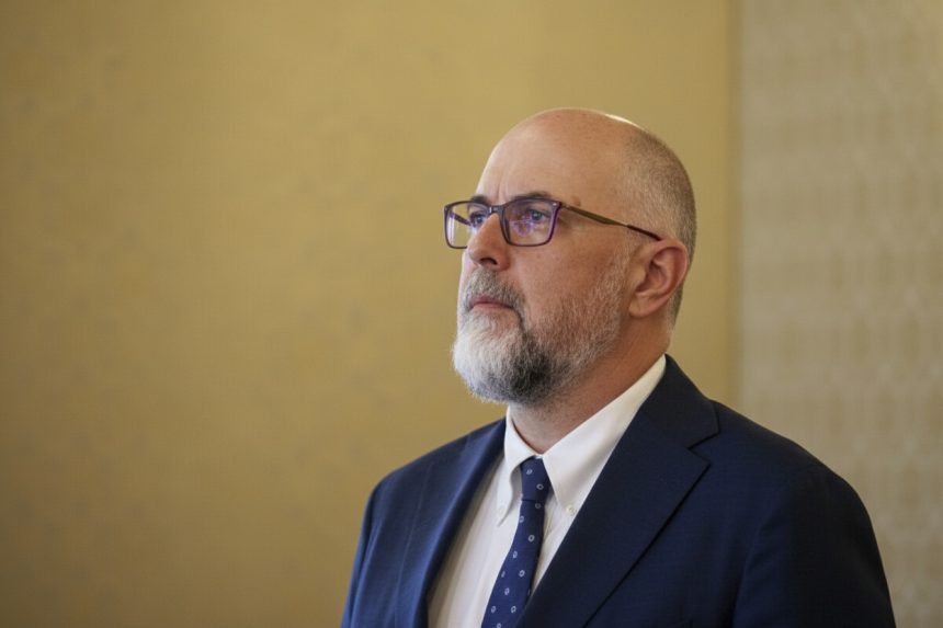 edited kelemen hunor despre saracia romanilor suntem la limita exista o prapastie mare in societate intre clasa medie si oamenii saraci 699996bf9424f