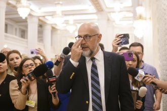 edited kelemen hunor s a ajuns la linia rosie certurile in coalitie sunt o traditie romaneasca 6983787185565