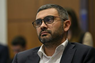 edited manole despre taieri ori majorari de taxe pentru populatie nu vad de unde sa se taie 6993606f2eff4