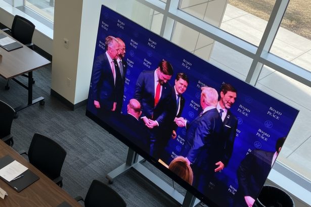 edited nicusor dan participa la reuniunea inaugurala a consiliului pacii trump l a numit prim ministrul romaniei pe nicusor dan 6997261f06e74