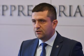 edited radu miruta raspuns la acuzatiile ca romania cumpara vechituri pentru armata tara are brusc 21 de proiecte noi derulate concomitent pentru inzestrarea armatei 69902d749896a