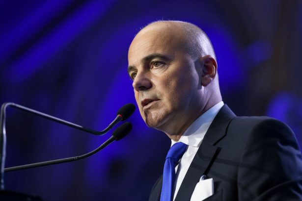 edited rares bogdan trage semnalul de alarma suprataxarea ne duce in cap fara economie liberala romania intra in colaps 698f5dde2748f