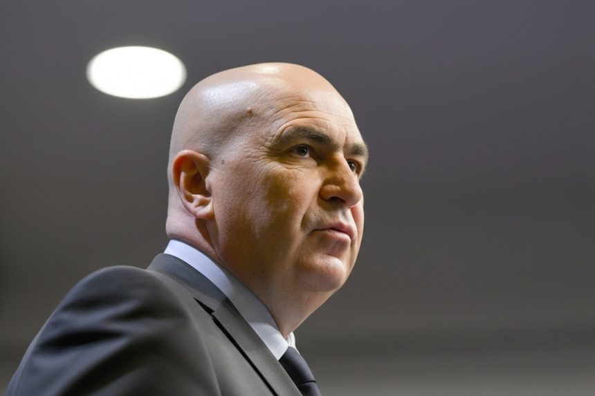 edited reforma lui bolojan contestata de sindicatul angajatilor guvernului acuzatii de guvernare de tip solo si fortare a constitutiei 69845ba801062