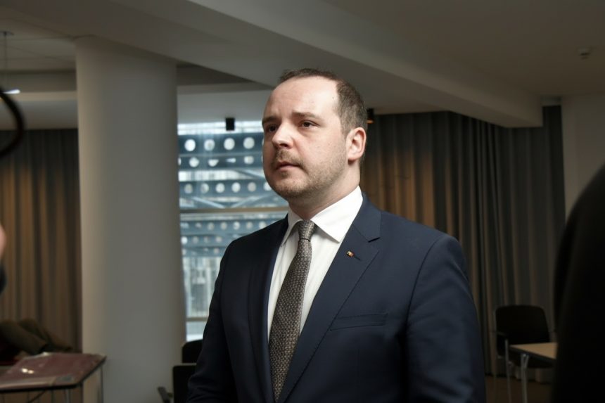 edited rogobete despre spargerea monopolului cnas automat creste standardul de ingrijire 699a0ab53b2d3