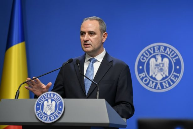 edited romania isi joaca miza pe marile investitii pachetul de relansare economica de miliarde a fost prezentat de alexandru nazare 698e437391747