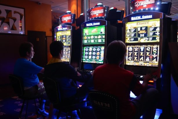 edited senatul adopta doua proiecte privind jocurile de noroc acces de la 21 de ani reclamele online sunt restrictionate 699346ac86e97