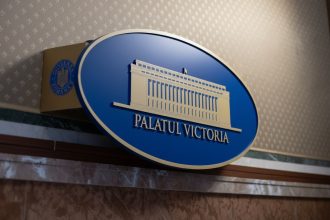 edited sindicalistii din guvern cer anchetarea penala a premierului ilie bolojan si a ministrului dezvoltarii dupa oug privind reforma administrativa 699f19b1aff7b