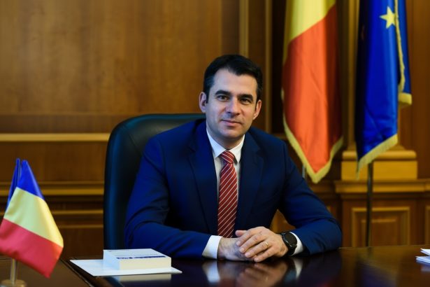 edited stefan palarie usr un pic mai multa protectie pentru minori parlamentul interzice agresorilor sexuali condamnati sa lucreze in scoli si spitale 699ed21edeb40