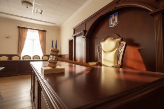 edited un judecator ccr neaga existenta unui grup de rezistenta in ccr si avertizeaza asupra riscurilor sanctiunilor politice 6984ef5de893a