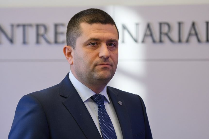 edited usr insista cu numirea lui salvador caragea la fabrica de armament in ciuda numeroaselor controverse se cunoaste cu ministrul miruta 69a092efbcbc9