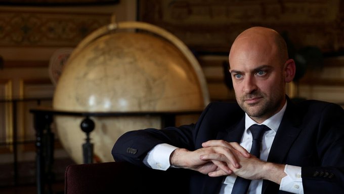 franta il convoaca pe ambasadorul sua dupa declaratiile administratiei trump privind moartea unui activist de extrema dreapta 699b144176842