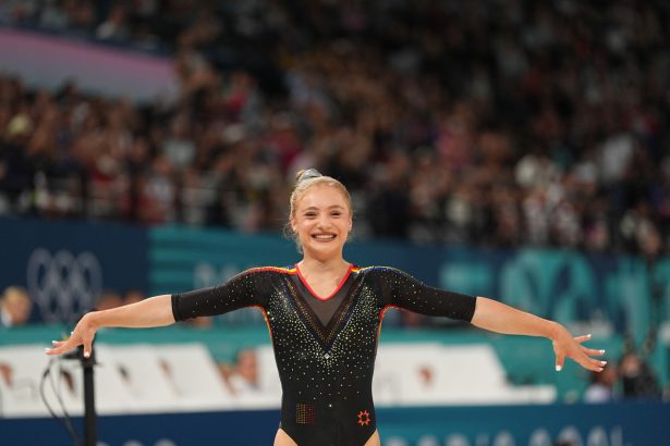 gimnasta sabrina voinea operata de apendicita gimnasta este acum bine 6999a00c59f44