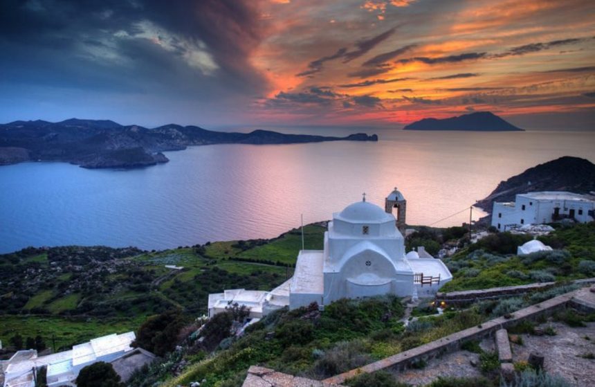 grecia risca sa piarda un peisaj unic in lume insula milos sub asediul dezvoltarii imobiliare 6992bcf2dc1cf
