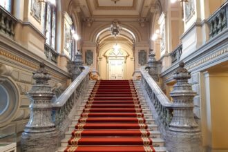 guvernul taie tot de la educatie voucherele culturale pentru elevi se amana pana in anul scolar 2027 2028 invocand constrangeri bugetare 698072d5053dc