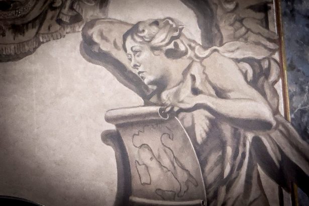 ingerul meloni nu mai exista chipul premierului italian de pe fresca renovata a unei biserici din roma a fost indepartat 69843b67b6e38