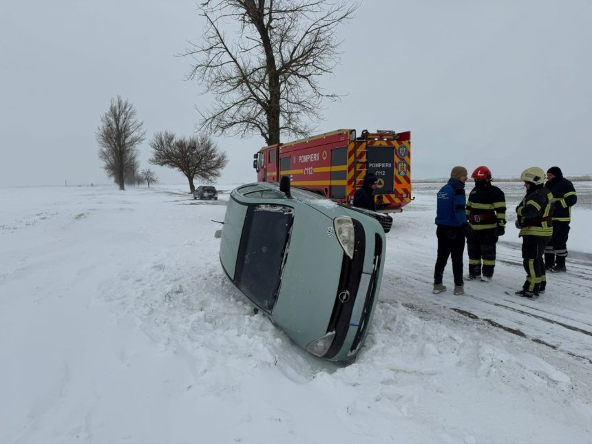 interventii in sapte judete pe fondul viscolului zeci de persoane blocate in masini si peste o mie de oameni fara curent 6999bc300c143