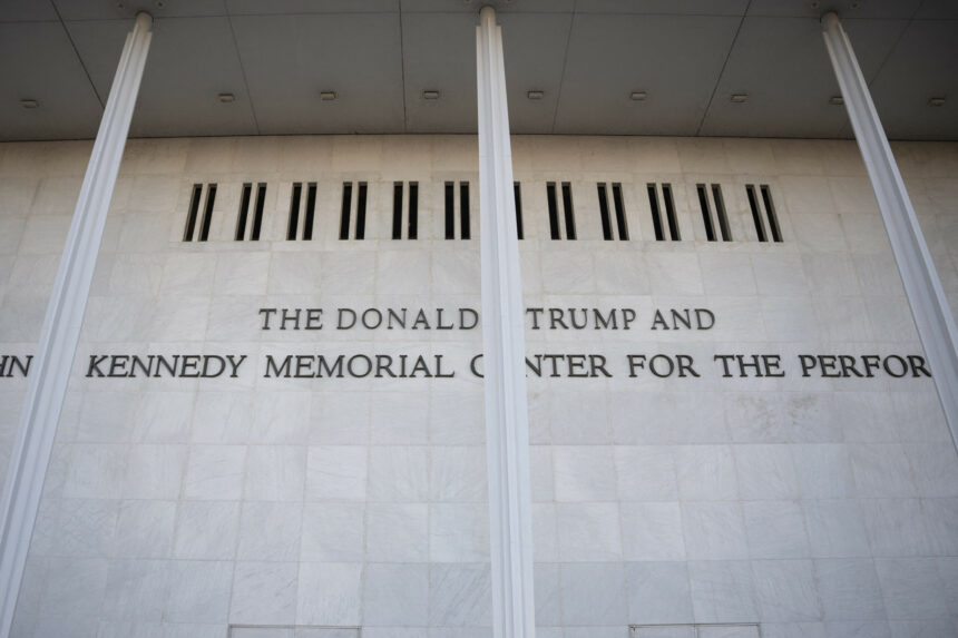 kennedy center se va inchide timp de doi ani anuntul facut de trump pe fondul boicotului artistilor 698035394fe3d