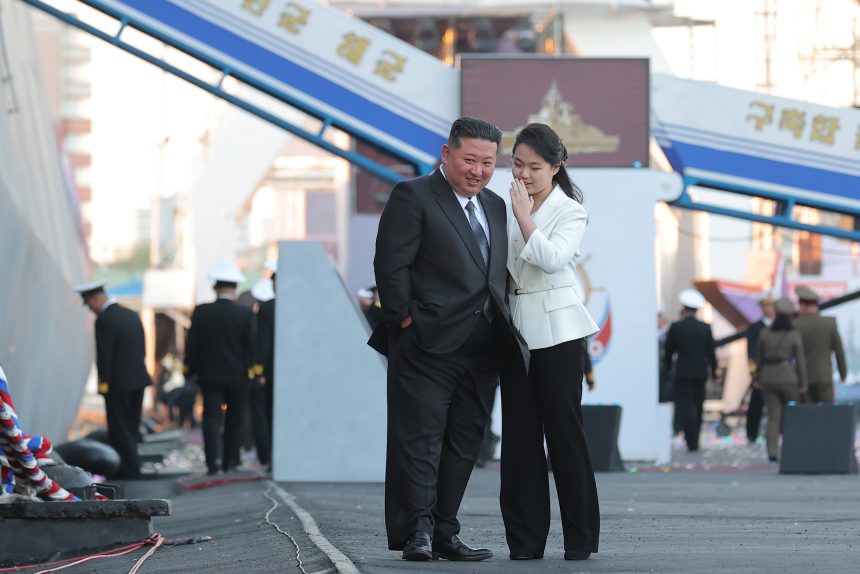 kim jong un ar pregati succesiunea fiicei sale la conducerea coreei de nord 698d861e6fd83