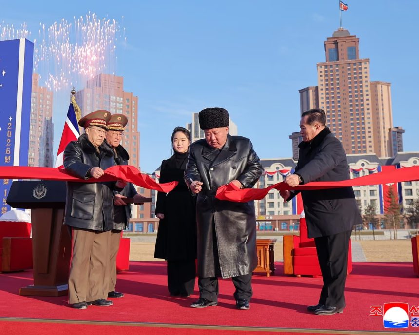 kim jong un inaugureaza un nou cartier de locuinte pentru familiile soldatilor nord coreeni ucisi in ucraina 6992ec7168cb2