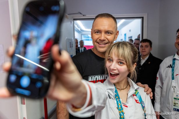 majoritatea polonezilor sunt multumiti de noul lor presedinte dispute in varsovia intre karol nawrocki si donald tusk pe participarea la consiliul pentru pace 69930c87270b2