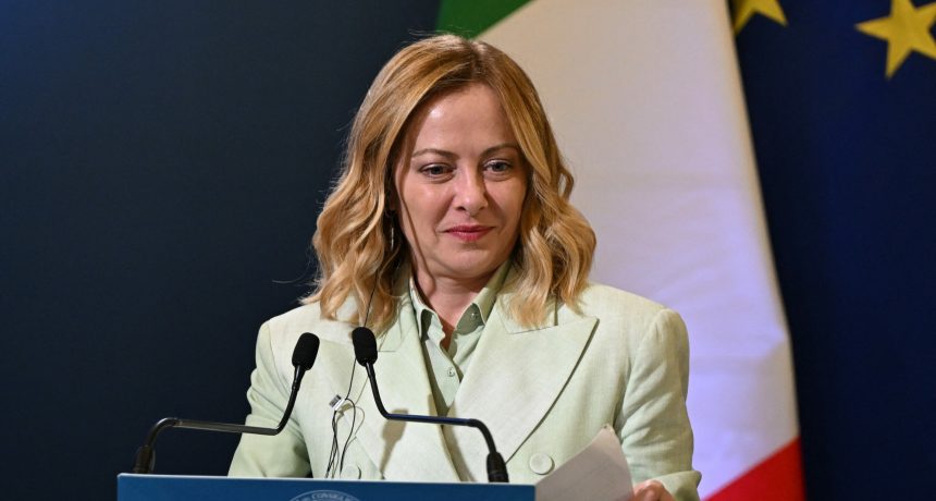 meloni minimalizeaza controversa privind agentii ice in cadrul intalnirii cu jd vance 6985f6495aeab