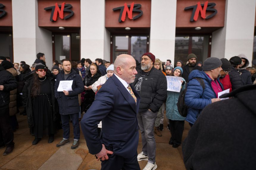 ministrul culturii sa stiti ca prostia omeneasca in general ne caracterizeaza pe noi toti 698bb58a4b19e