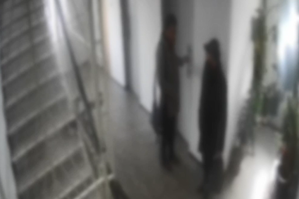 o femeie de 75 de ani din capitala talharita de doi tineri care se dadeau vanzatori de parfumuri 698b19c0c8c03