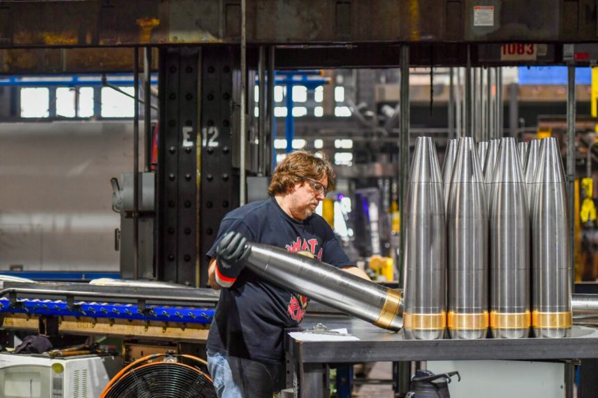 o noua strategie america first cine are prioritate la armele americane 69870606e0918