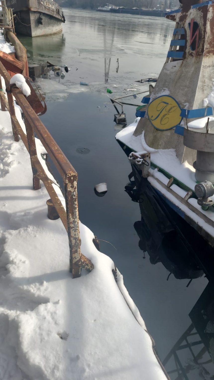 poluare pe dunare in zona giurgiu un impingator s a scufundat 69834e2f32a7c