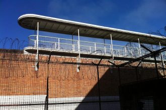 romani in elvetia pentru ca nu i s a dat bautura pe caiet intr un bar un roman a bagat cutitul in alt roman 6998bb628c88d