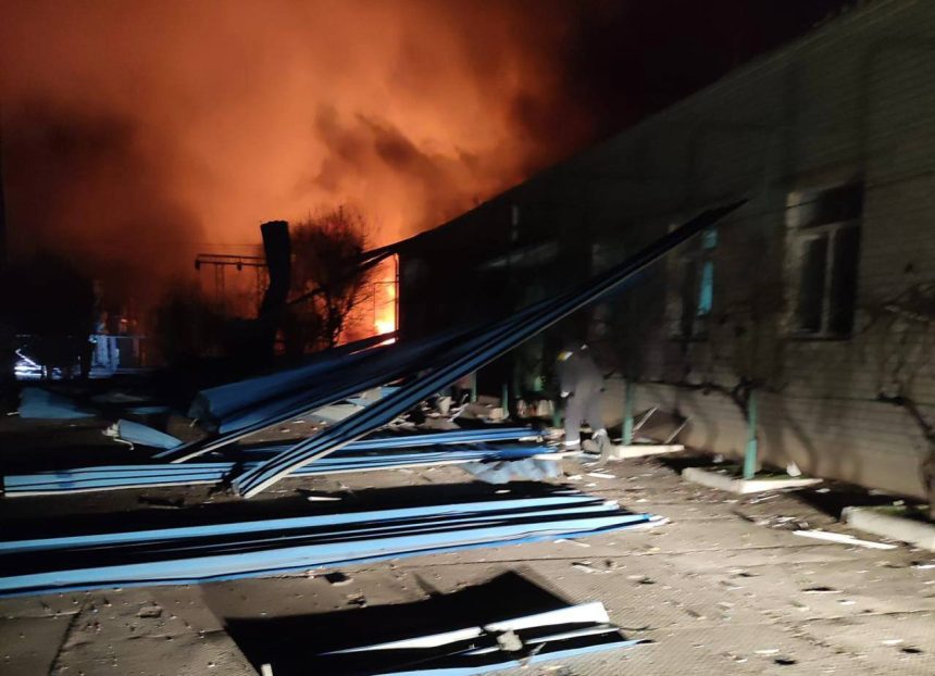 rusia a atacat o centrala din odesa provocand pene de curent dar si un incendiu 698ade931cbe2