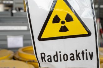 rusia acuza marea britanie si franta ca pregatesc inarmarea ucrainei cu o bomba nucleara 699d77b4b6d21