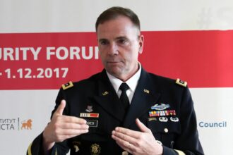 rusia este absolut in razboi cu europa fostul comandant al armatei sua in europa cere sprijin suplimentar pentru ucraina 698096c619e65